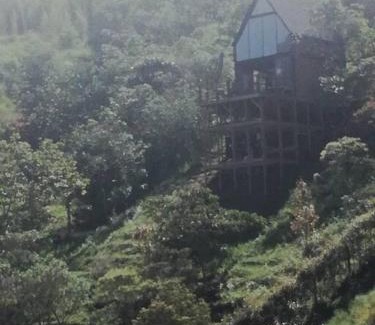 El Penol Chalet De Esquí | Cabaña con jacuzzi y acceso al embalse - Portum I