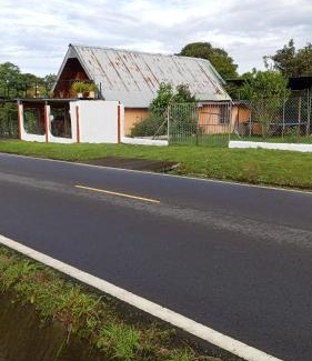 Volcan Chalet De Esquí | Cabaña con patio y tres cuartos