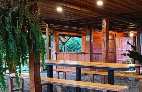 Tayutic Cabina | Cabaña de montaña, en Chirripó-Turrialba, especial para el avistamiento de aves.
