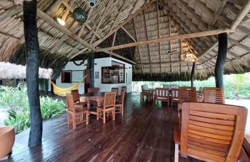 San Antero Casa | Cabaña frente al mar en la playa del Calao