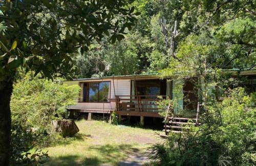 Caburgua Casa | Cabaña Grande - Acceso directo a playa lago Caburgua y cancha de tenis - direct access Beach in Caburgua Lake and tenis court - Huincalafquen