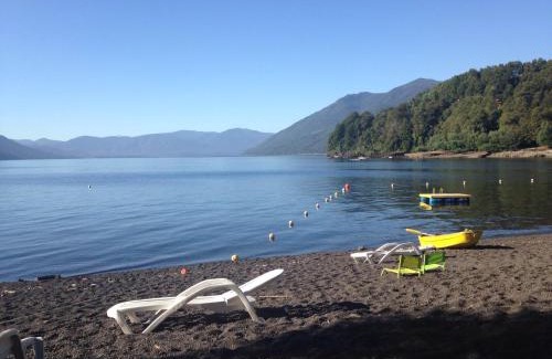 Caburgua Casa | Cabaña Grande - Acceso directo a playa lago Caburgua y cancha de tenis - direct access Beach in Caburgua Lake and tenis court - Huincalafquen
