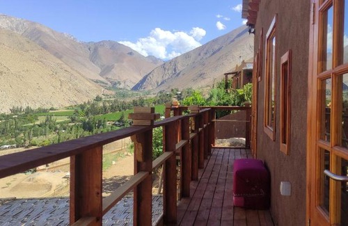 Paihuano Casa | Cabaña Hojitas de Laurel con Vista Panorámica