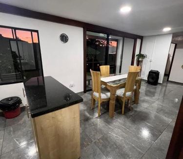 El Penol Chalet De Esquí | Cabaña Las Flores en Guatapé