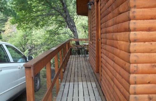 Pinto Apartamento | Cabaña Los Lleuques, Descanso en Cordillera a orillas del río Renegado