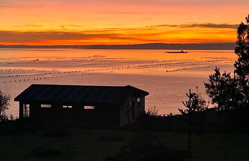 Lenca Casa | Cabaña para 3 un ambiente orilla de playa Patagonia carretera Austral