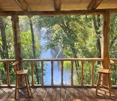 Cochamo Casa | Cabaña Refugio Cascada