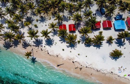Carti Tupile Casa | Cabaña Romantica frente al mar de isla Chichime Guna Yala