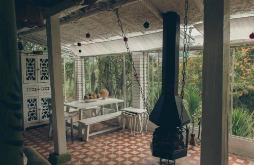 Paipa Chalet De Esquí | Cabaña típica Boyacense! con vista al lago y chimenea