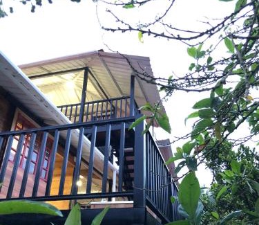 San Francisco Chalet De Esquí | Cabaña tipo glamping en finca cafetera con zonas verdes, avistamiento de aves, paisaje cafetero