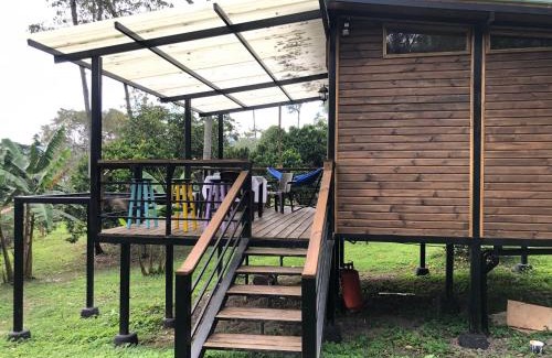 San Francisco Chalet De Esquí | Cabaña tipo glamping en finca cafetera con zonas verdes, avistamiento de aves, paisaje cafetero