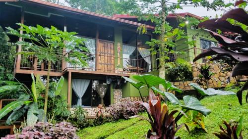 Peñas Blancas Casa | Cabañas Caeli, La Fortuna Rainforest Glass Cabin with Suite