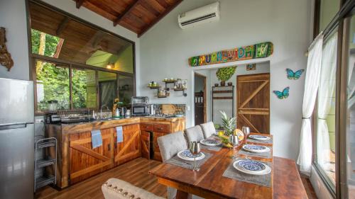 Peñas Blancas Casa | Cabañas Caeli, La Fortuna Rainforest Glass Cabin with Suite