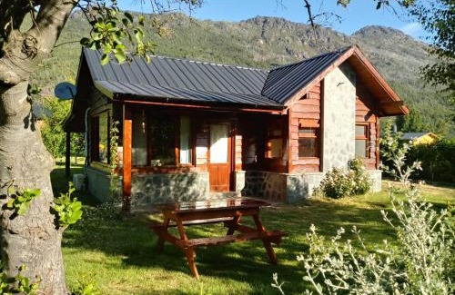 Lago Puelo Chalet De Esquí | Cabañas Peñi Huen