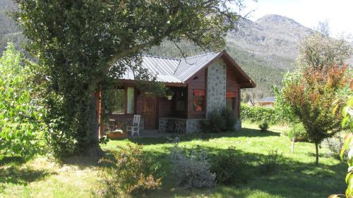 Lago Puelo Chalet De Esquí | Cabañas Peñi Huen