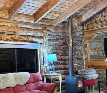 Santa Barbara Chalet De Esquí | cabañas refugio quillaileo