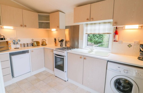 Cylch-Y-Garn Cabaña | Caban y Felin, CEMAES BAY