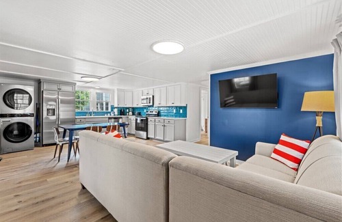 Crescent Beach Apartamento | Cabana Beach 5 3BR Condo Just Steps from the Ocean