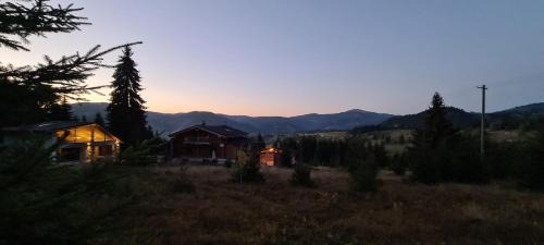 Cozanesti Chalet De Esquí | CABANA CEITREI - MOUNTAIN VIEW GIUMALAU