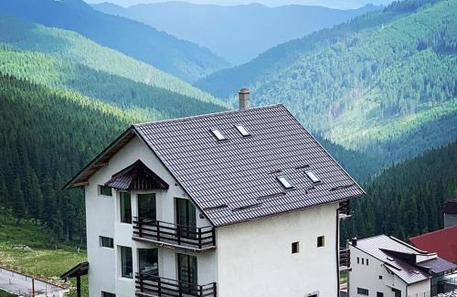 Novaci Cabina | Cabana Cota 1700