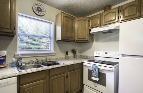 Northwest Pensacola Casa | Cabana Cottage Centrally Located!