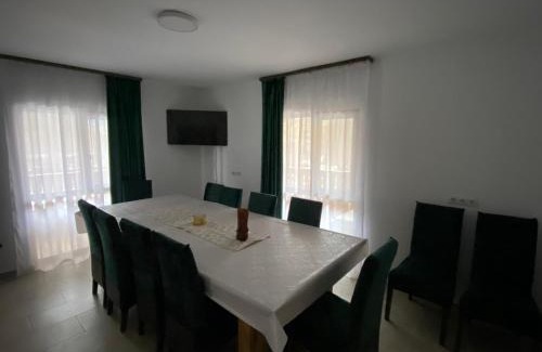 Bistra Cabina | Cabana din Deal