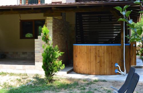 Finis Casa | cabana din padure
