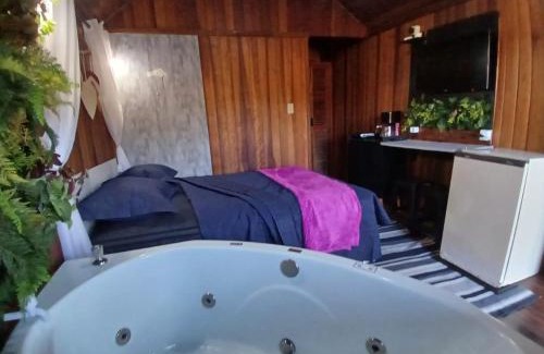 Nazare Paulista Apartamento | Cabana do Lago com Jacuzzi