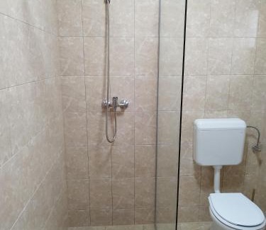 Moldova Noua Cabina | Cabana Doris Coronini