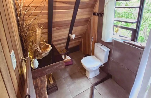 Vila Iara Cabina | Cabana Encantos da Serra 5 minutes from capivari. we accept pet