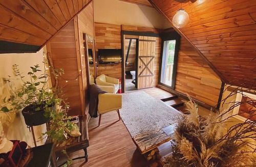 Vila Iara Cabina | Cabana Encantos da Serra 5 minutes from capivari. we accept pet