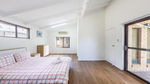 Yamba Casa | Cabana Feliz Yamba, Pet Friendly Cottage