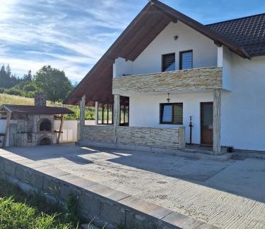 Agapia Casa | Cabana iris- dotata cu ciubar si sauna