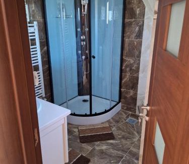 Agapia Casa | Cabana iris- dotata cu ciubar si sauna