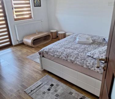 Agapia Casa | Cabana iris- dotata cu ciubar si sauna