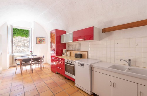 Lugny Casa | CABANA & Le Gîte du Château - Proche Mâcon