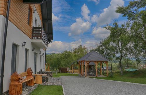 Moisei Casa | Cabana Maramures Landscape