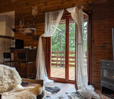 Lupeni Casa | Cabana Nyiko cu ciubăr
