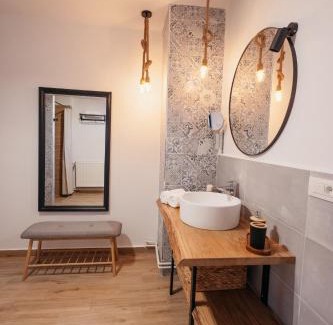 Recea Casa | Cabana Rapsodia