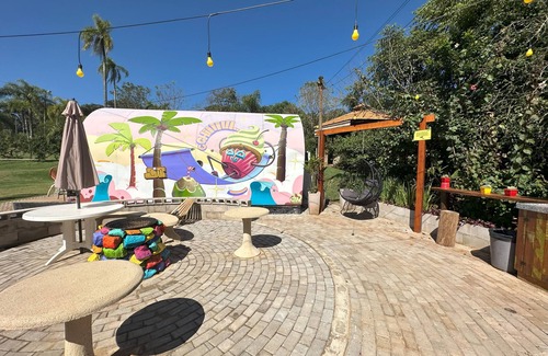 Cascavel Cabina | Cabana temática hipster