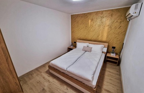 Moldova Noua Cabina | Cabana Vărad Coronini