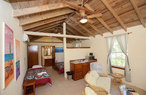 San Pedro Complejo | Diversión al sol - Casita privada con 3 camas individuales - Beach Resort