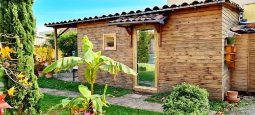 Casselardit Apartamento | Cabane côté jardin