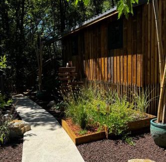 Clermont-l'Herault Chalet De Esquí | Cabane en bois pour 5 personnes avec espace extérieur privatif et climatisation