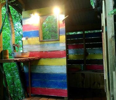 Bas Vent Casa | cabane entre les arbres