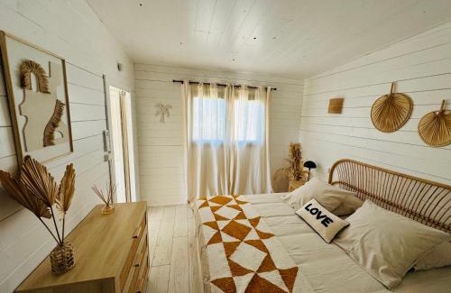 Saintes-Maries-de-la-Mer Apartamento | Cabane le Flamant avec jardin, piscine et parking