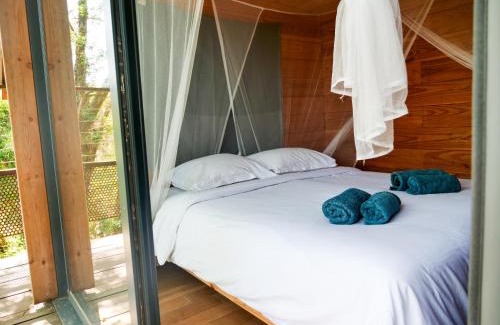 Sadirac Otro | Cabane perchée - lac privé, spa & nature