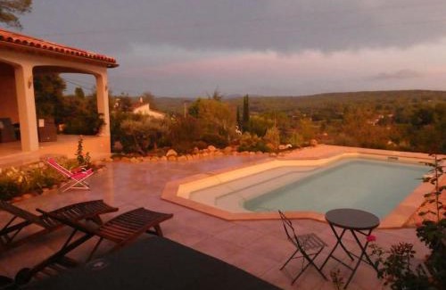Lorgues Casa | CABANON PROVENCAL EN PIERRES et ACCES PISCINE LUXE