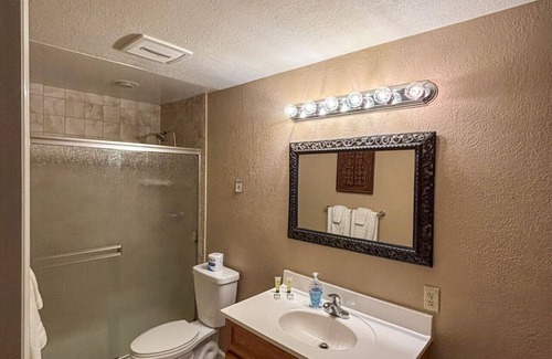 Kerby Condominio | Cabernet Room at Kerbyville Inn
