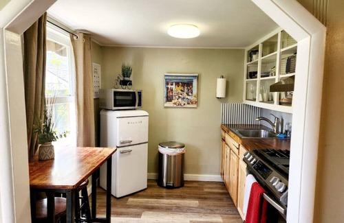 Glenwood Springs Cabina | Cabin 04 Pet friendly *Updated* Studio+ kitchen